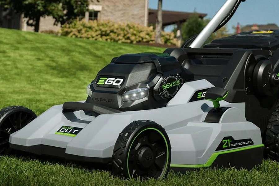 self propeled lawn mower